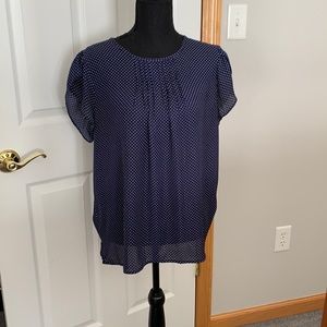 Polka dot blouse, very cute!